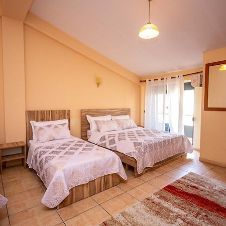 Galante Hotel Дуррес Екстер'єр фото