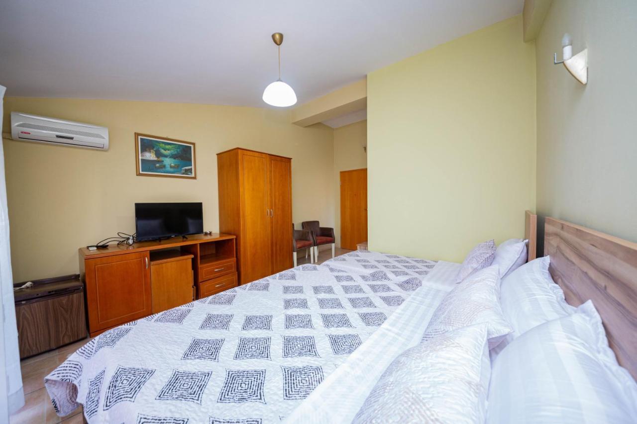 Galante Hotel Дуррес Екстер'єр фото